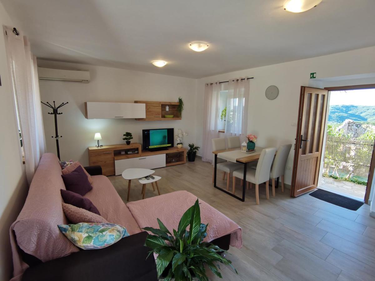 Jasmina Apartment Hum Eksteriør billede