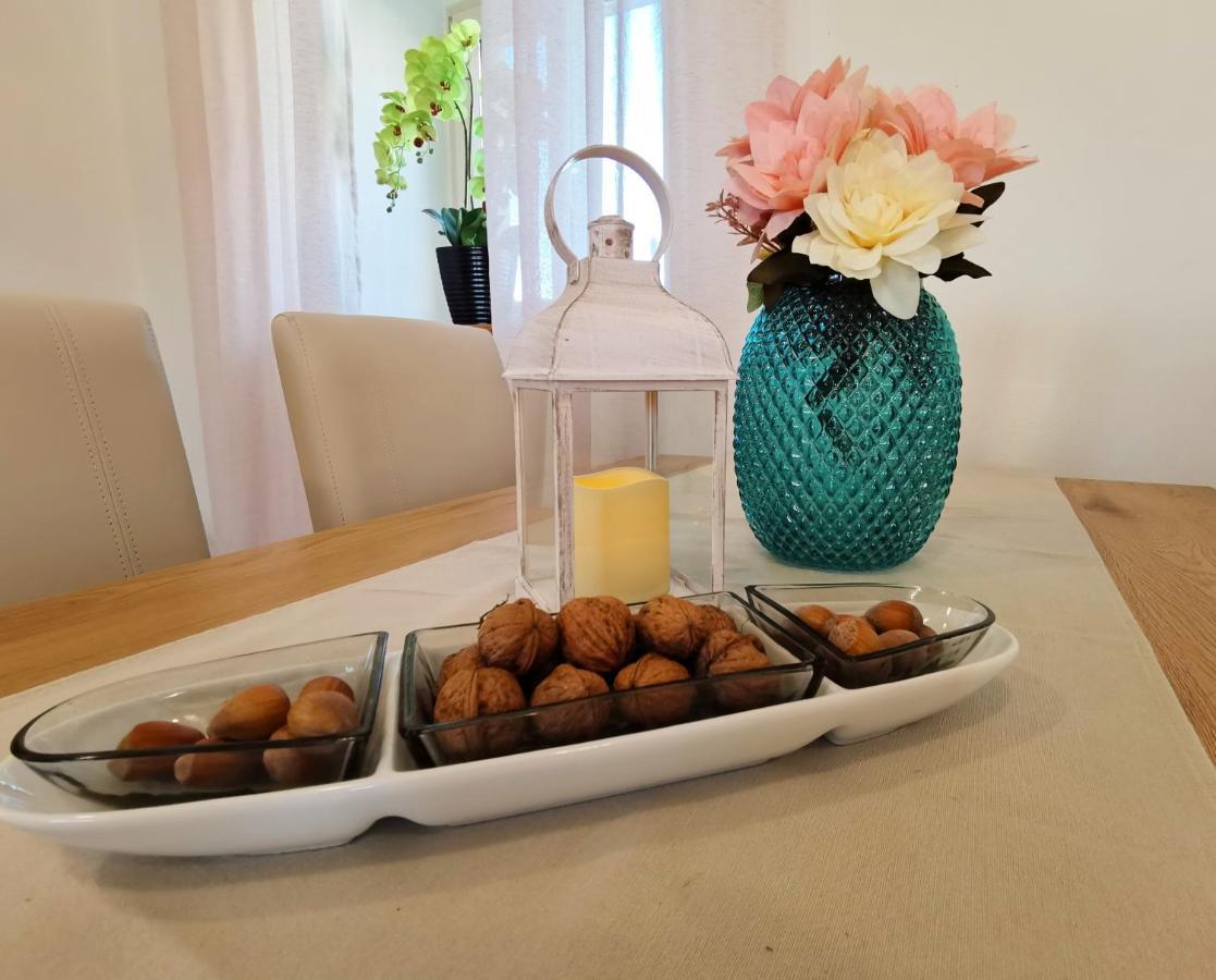 Jasmina Apartment Hum Eksteriør billede